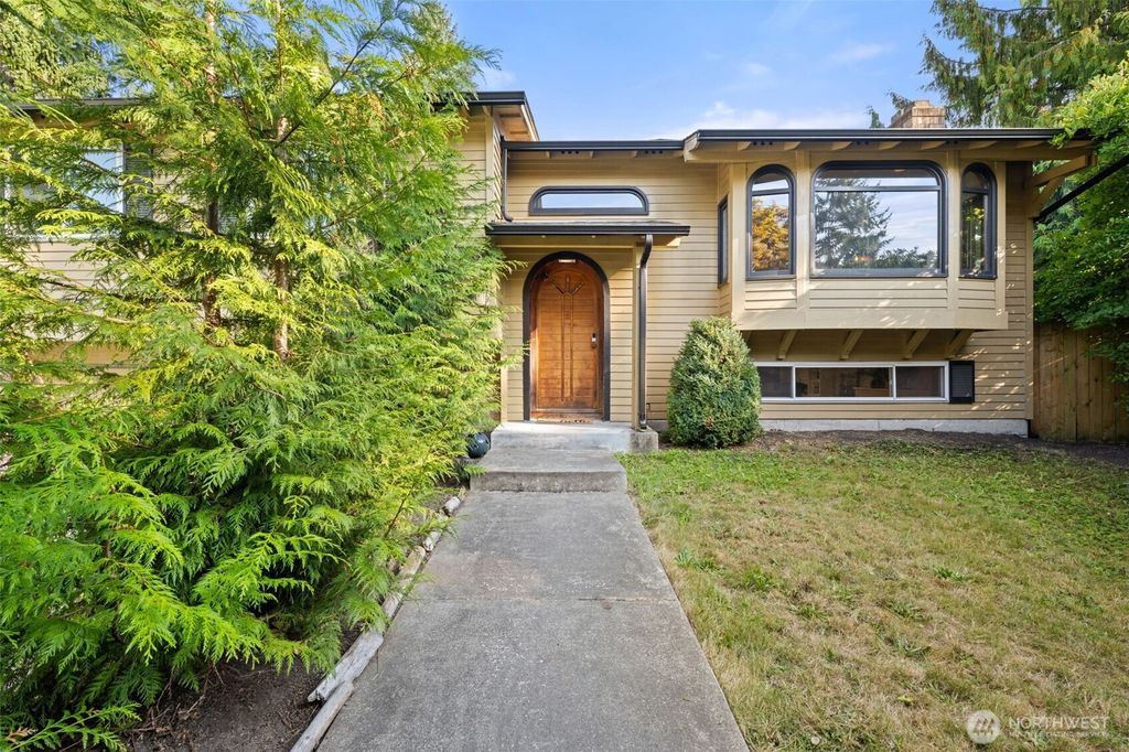 Photo of 3335 SW 327th Place, Federal Way, WA 98023 (MLS # 2432804)