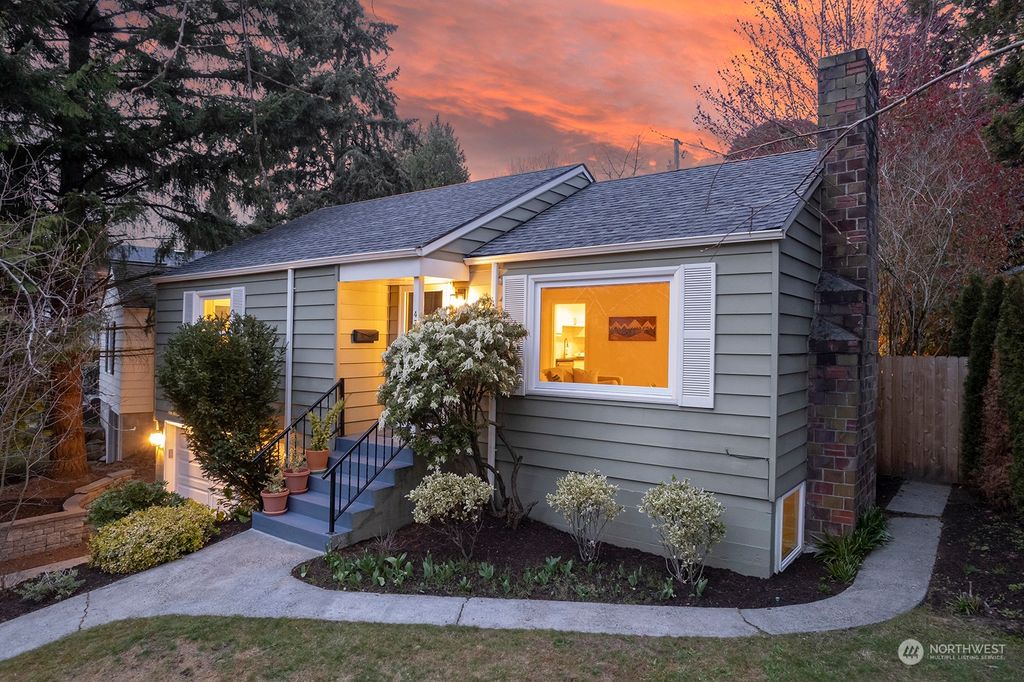 Photo of 4702 NE 55th Street, Seattle, WA 98105 (MLS # 2053038)