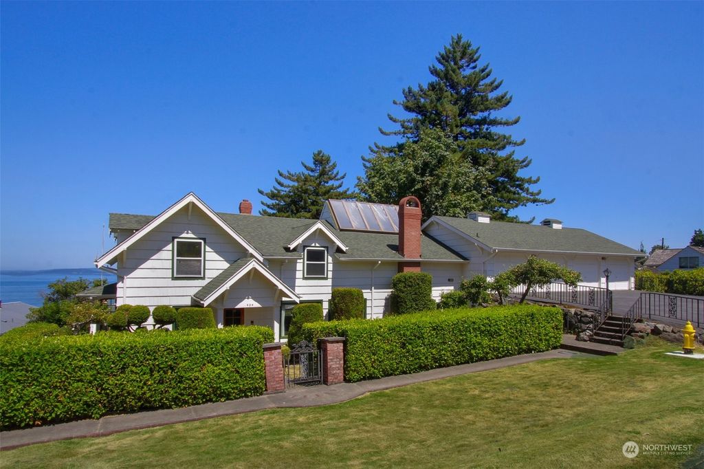 Photo of 404 5th Street, Mukilteo, WA 98275 (MLS # 2257380)