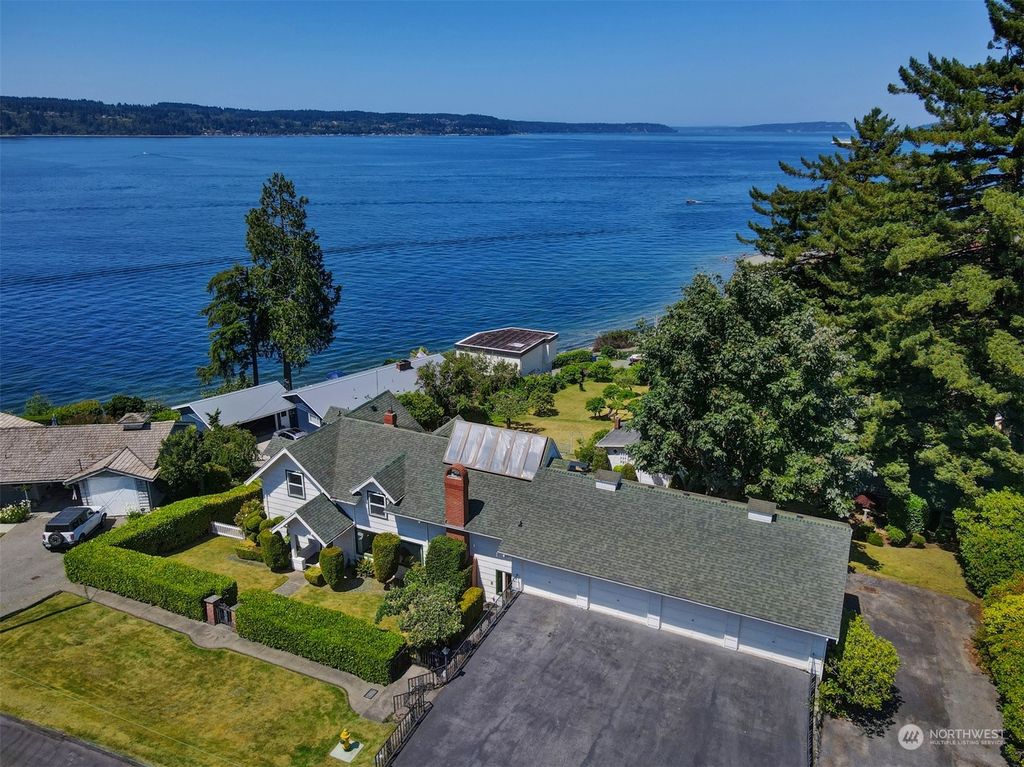 Photo of 404 5th Street, Mukilteo, WA 98275 (MLS # 2257380)