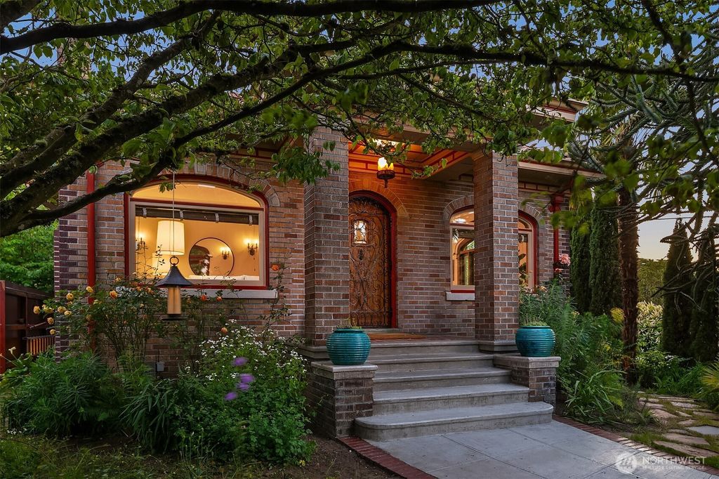 Photo of 1435 36th Avenue, Seattle, WA 98122 (MLS # 2390480)