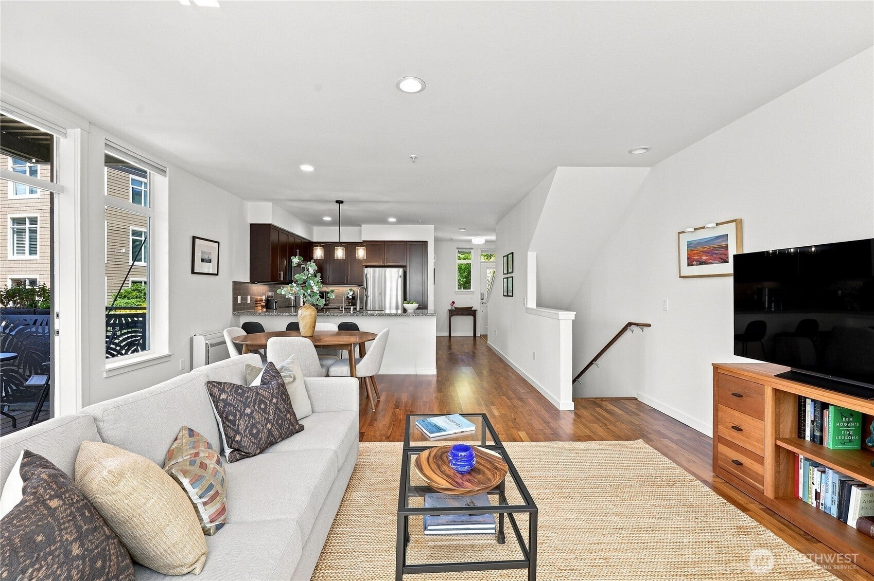 130 Harbor Square Loop NE H1