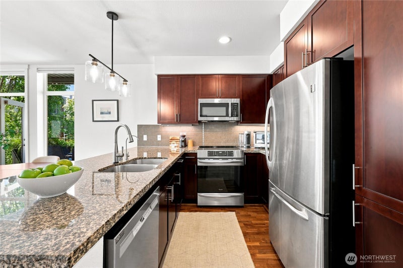 130 Harbor Square Loop NE H1