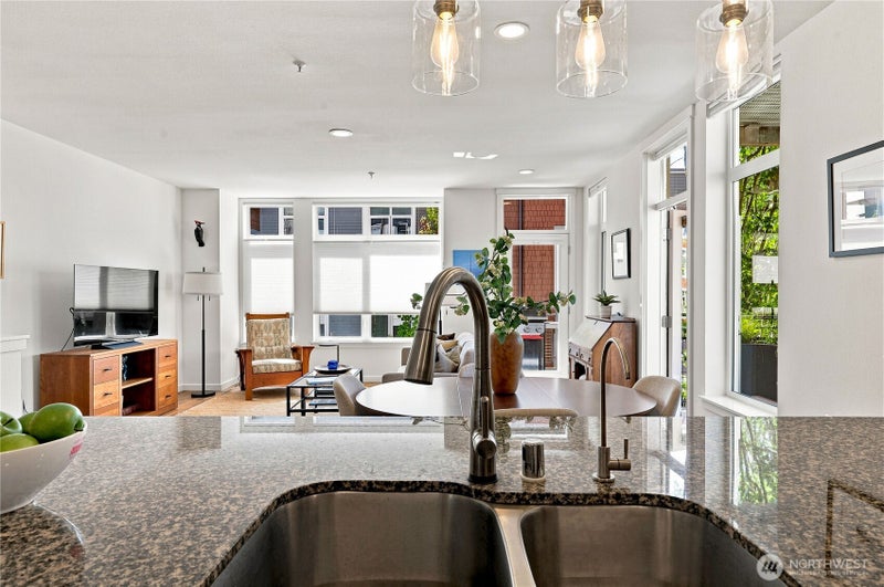 130 Harbor Square Loop NE H1