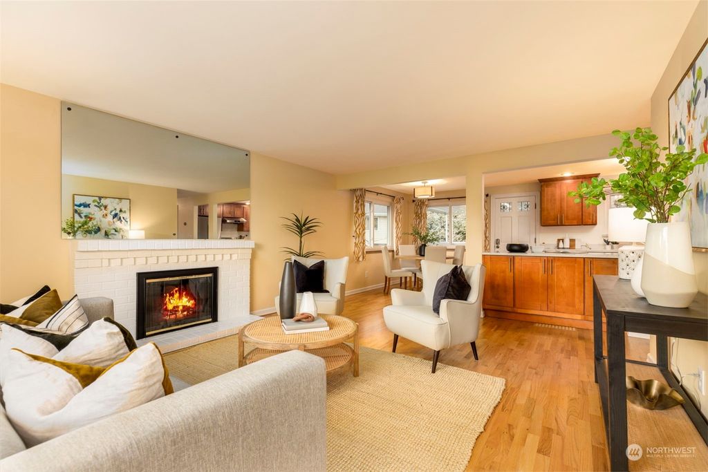 Photo of 13315 3rd Avenue NE, Seattle, WA 98125 (MLS # 2294041)