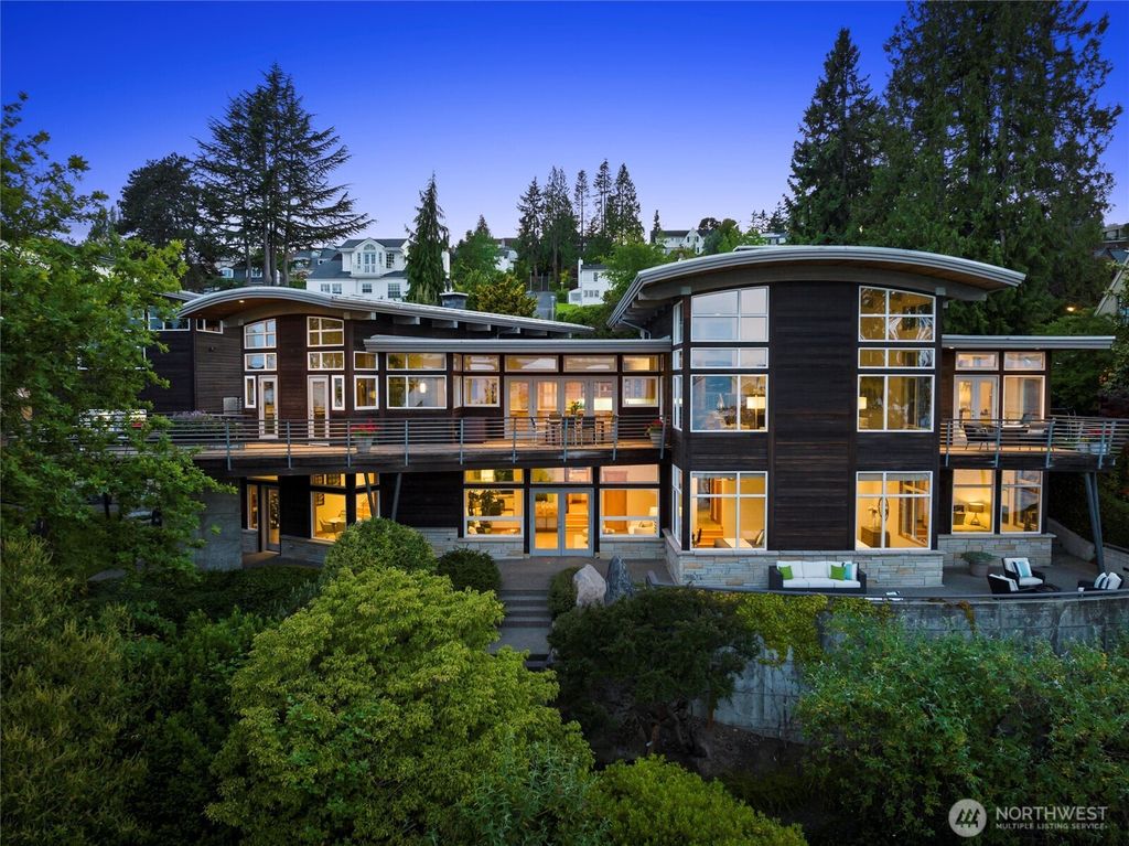 Photo of 4502 55th Avenue NE, Seattle, WA 98105 (MLS # 2382870)