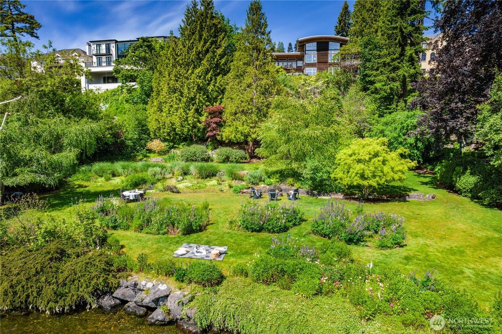 Photo of 4502 55th Avenue NE, Seattle, WA 98105 (MLS # 2382870)
