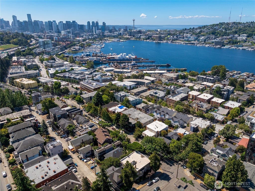 Photo of 2038 Franklin Avenue E, Seattle, WA 98102 (MLS # 2567971)