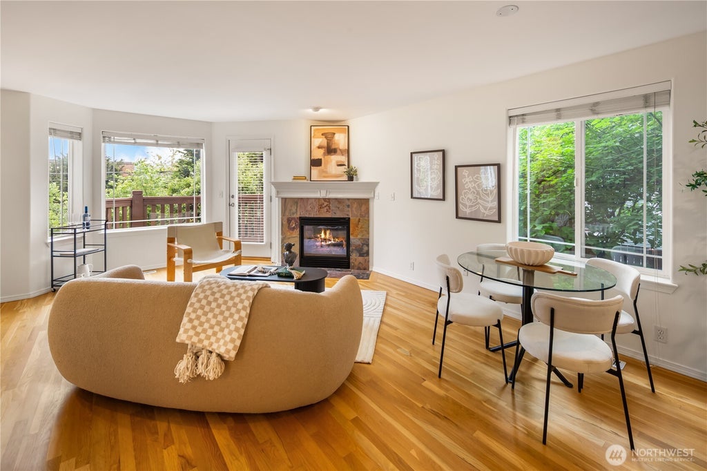 Photo of 2038 Franklin Avenue E, Seattle, WA 98102 (MLS # 2567971)