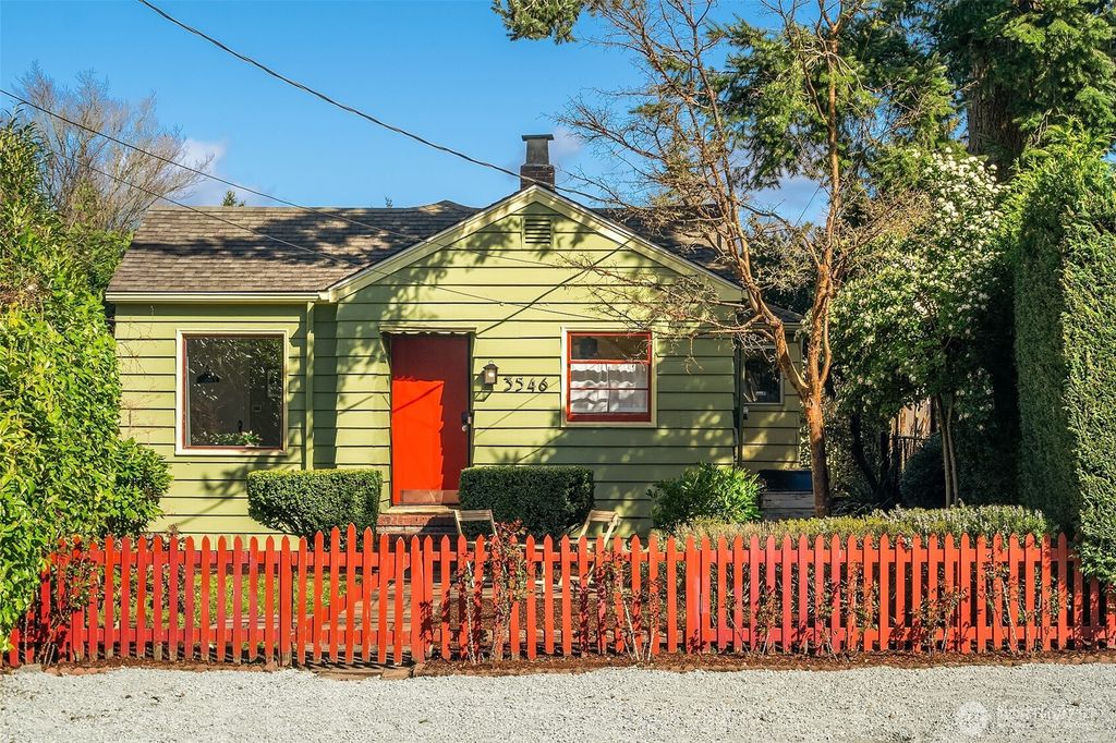 Photo of 3546 SW 99TH Street, Seattle, WA 98126 (MLS # 2498818)