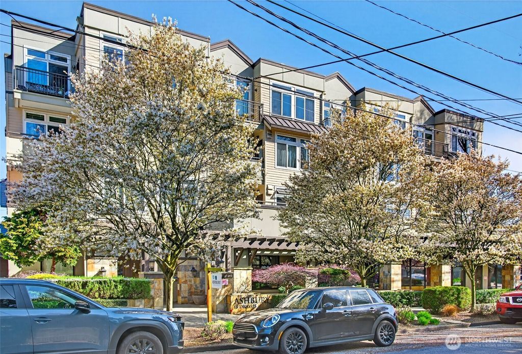 Photo of 18 Dravus Street #407, Seattle, WA 98109 (MLS # 2514013)