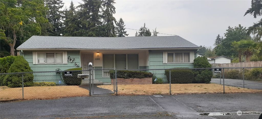 Photo of 420 S 126th Street, Burien, WA 98168 (MLS # 2289704)