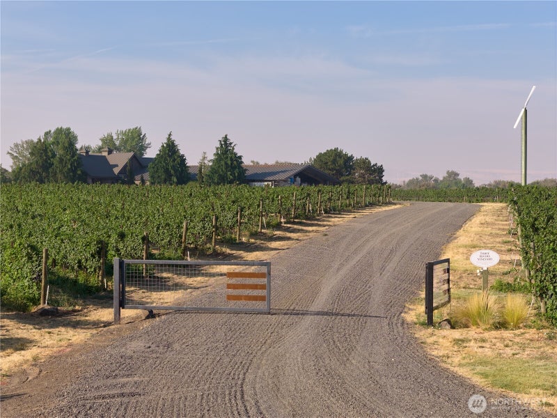5641 Old Highway 12