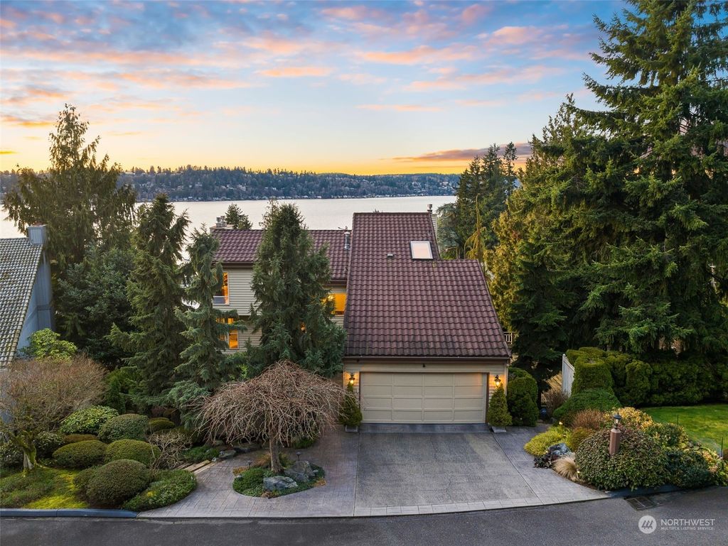 Photo of 13467 64th Place NE, Kirkland, WA 98034 (MLS # 2200116)