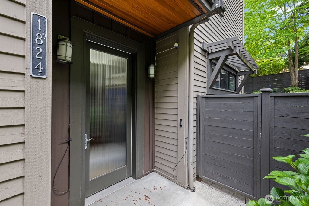 Photo of 1824 Market Street, Kirkland, WA 98003 (MLS # 2547304)