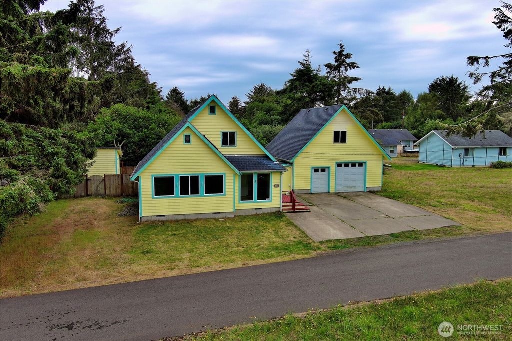 Photo of 111 Vela Street SW, Ocean Shores, WA 98569 (MLS # 2493291)