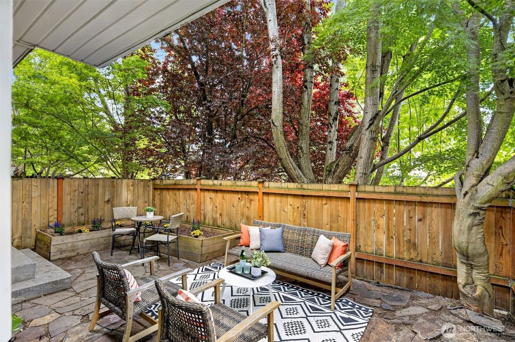 Photo of 9257 Interlake Avenue N, Seattle, WA 98103 (MLS # 2527518)