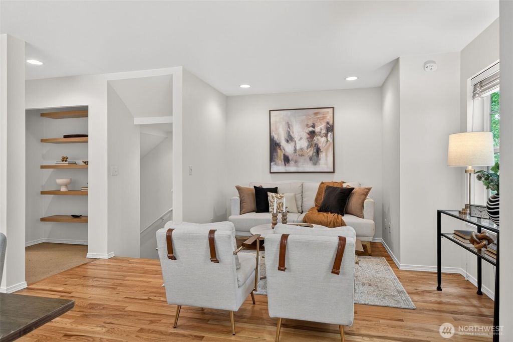 Photo of 9257 Interlake Avenue N, Seattle, WA 98103 (MLS # 2527518)