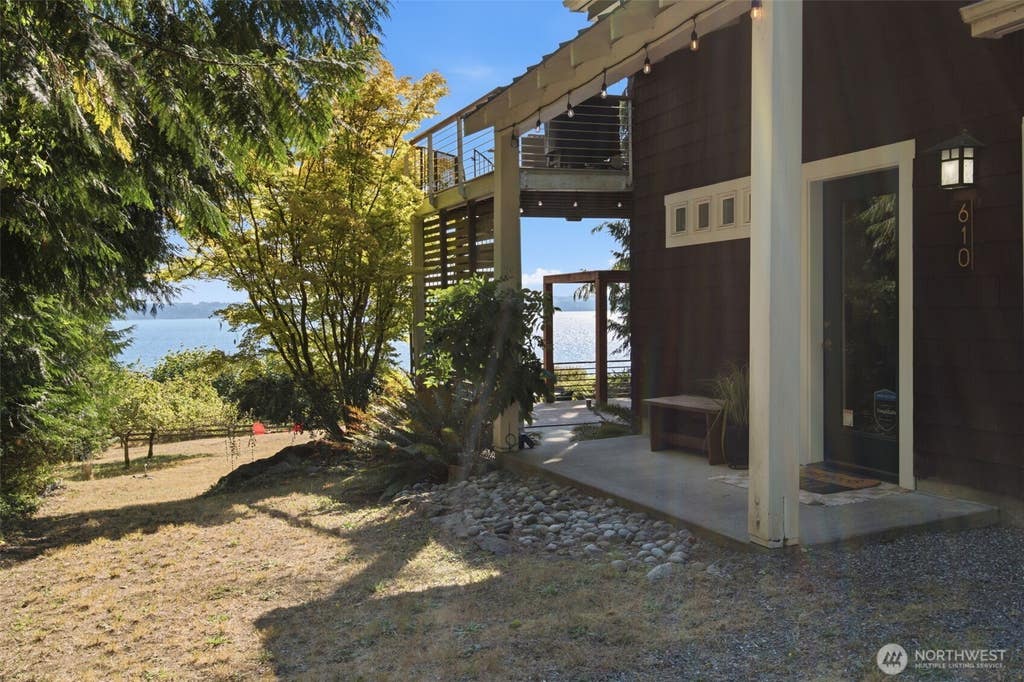 Photo of 610 Tala Shore Drive, Port Ludlow, WA 98365 (MLS # 2574590)