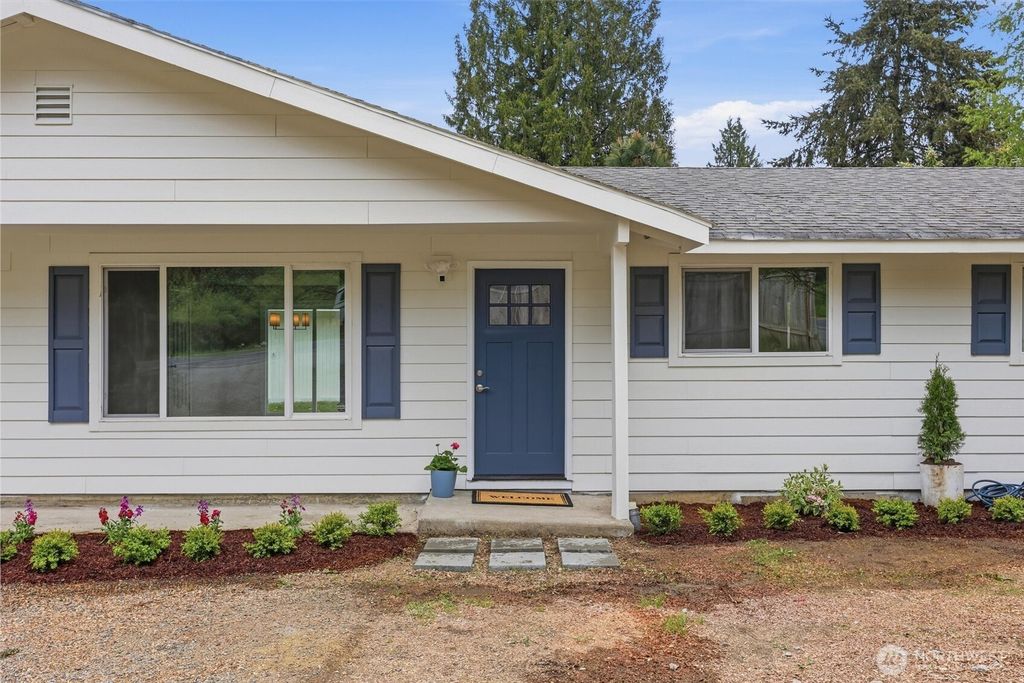Photo of 34012 Peasley Canyon Way S, Auburn, WA 98001 (MLS # 2516089)