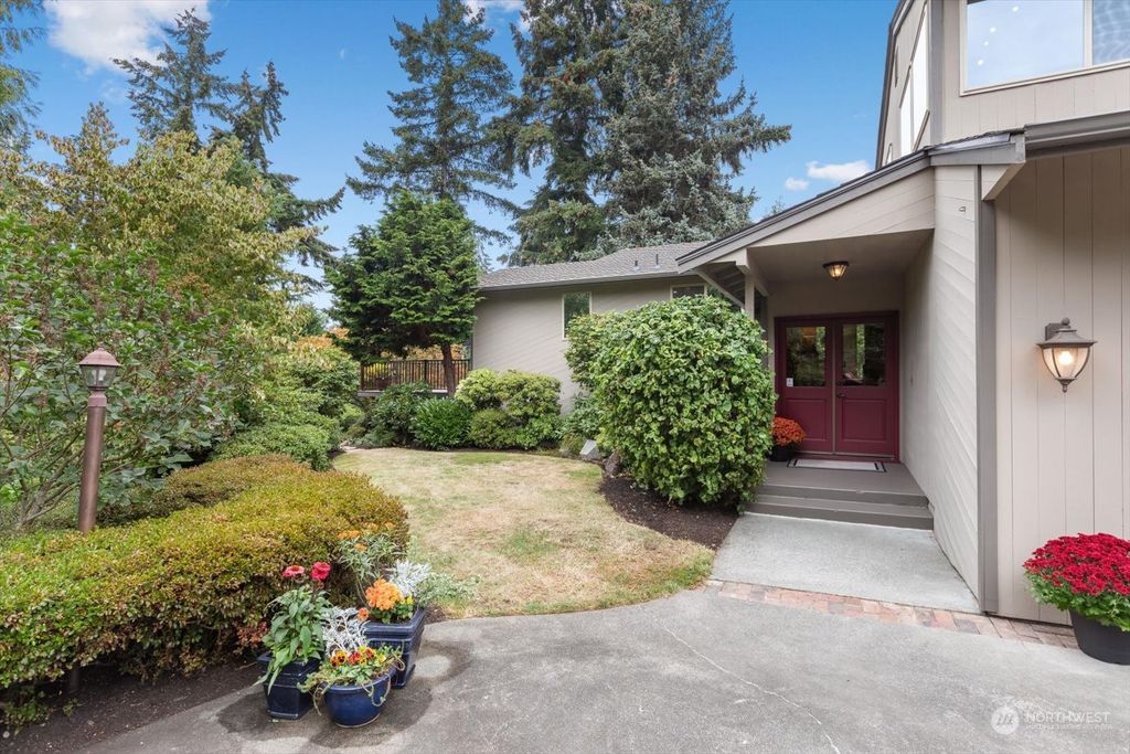 Photo of 6025 95th Place SW, Mukilteo, WA 98275 (MLS # 1994999)