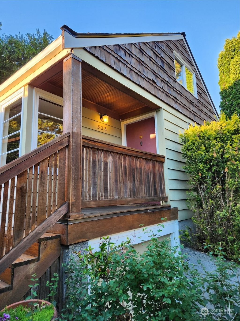 Photo of 538 NE 94th Street, Seattle, WA 98115 (MLS # 2255850)