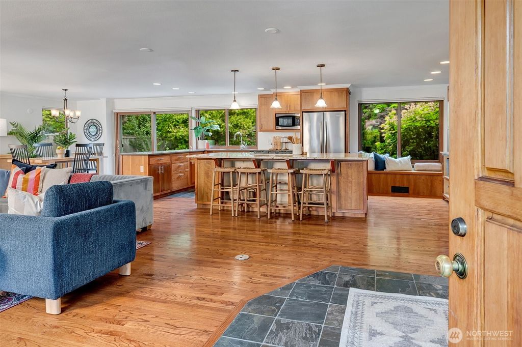 Photo of 6538 117th Avenue SE, Bellevue, WA 98006 (MLS # 2431758)