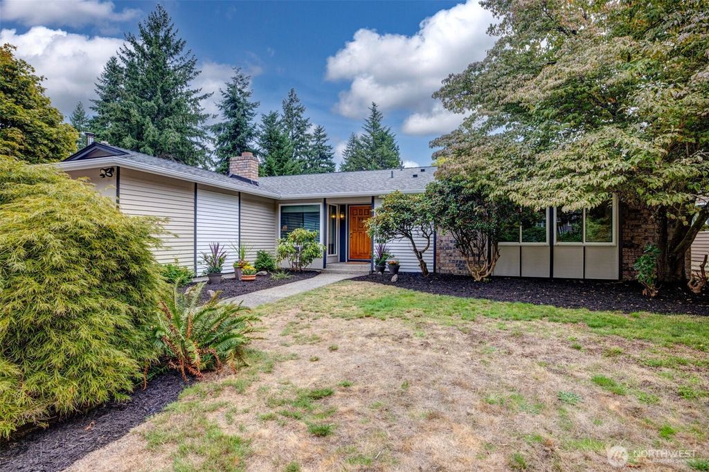 Photo of 6538 117th Avenue SE, Bellevue, WA 98006 (MLS # 2431758)