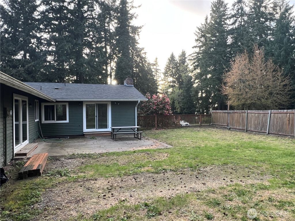 Photo of 34003 31st Avenue SW, Federal Way, WA 98023 (MLS # 2361978)