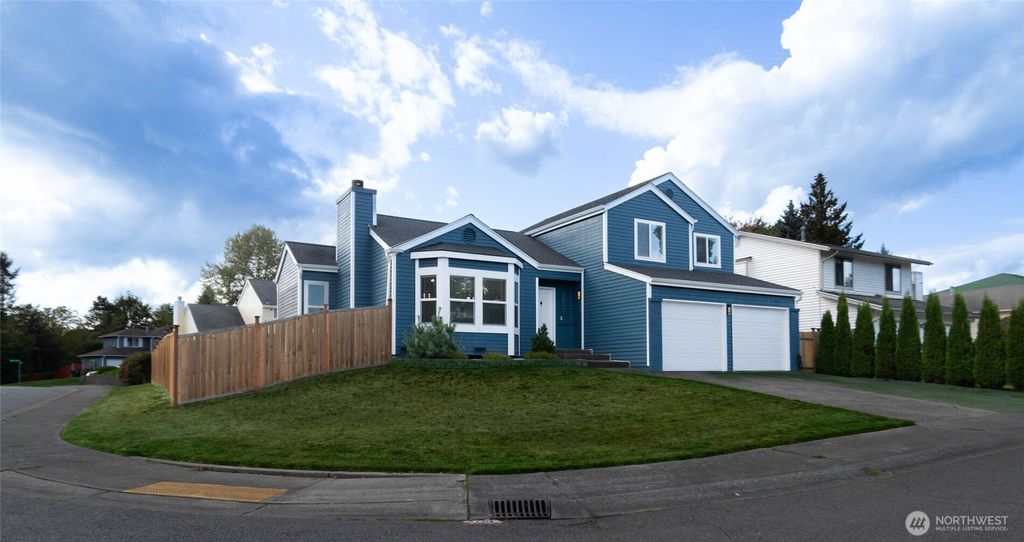 Photo of 28039 129th PL Pl SE, Kent, WA 98030 (MLS # 2436824)