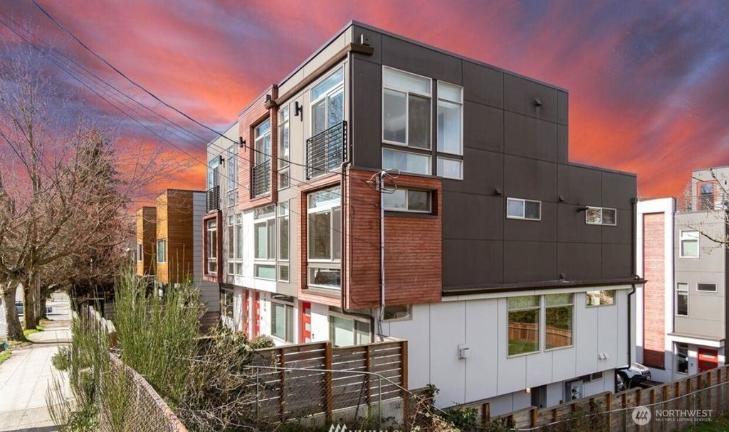 Photo of 2814 E union Street #C, Seattle, WA 98122 (MLS # 2518182)