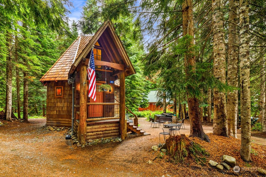 Photo of 40 Snow Cabin Place, Snoqualmie Pass, WA 98068 (MLS # 2156759)