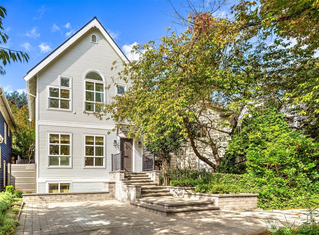 Photo of 1525 McGilvra Boulevard E, Seattle, WA 98112 (MLS # 2531660)