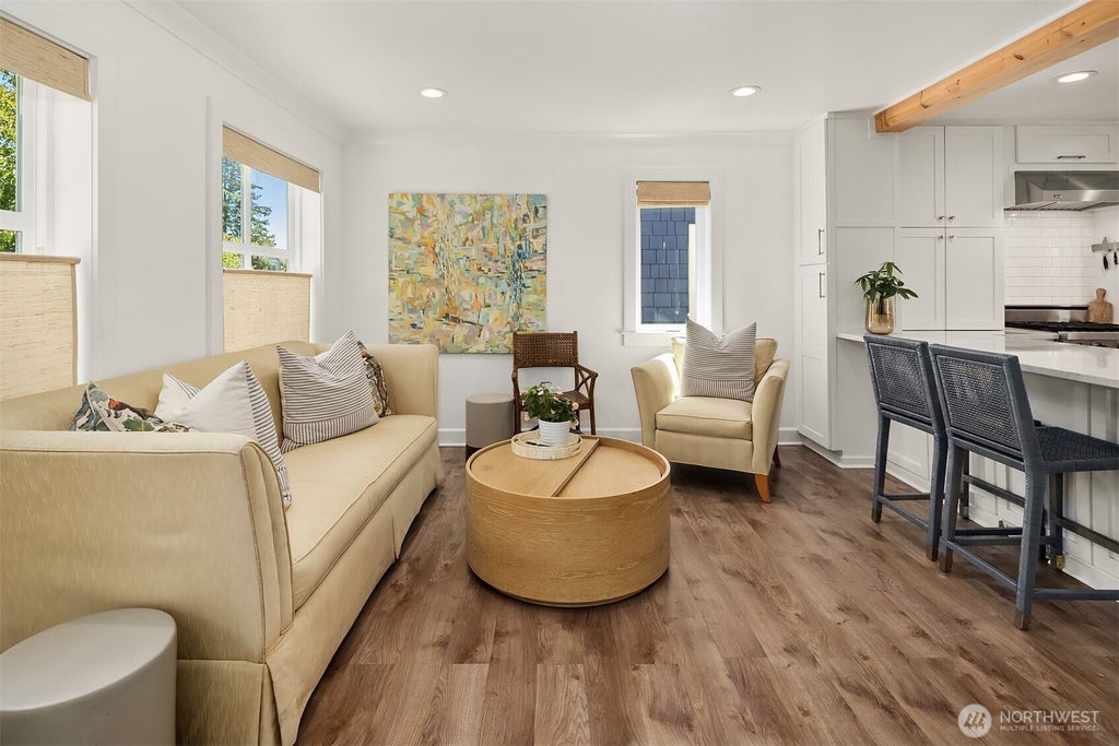 Photo of 1525 McGilvra Boulevard E, Seattle, WA 98112 (MLS # 2531660)