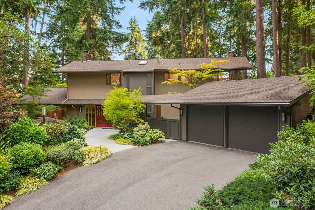 Photo of 8801 SE 78th Street, Mercer Island, WA 98040 (MLS # 2417834)