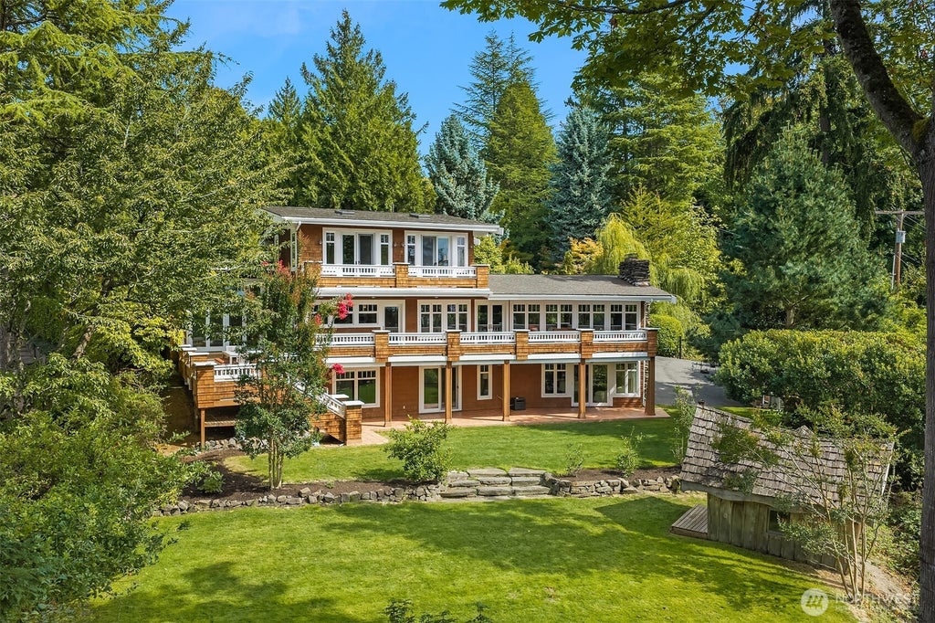 Photo of 8105 SE 44th Street, Mercer Island, WA 98040 (MLS # 2581999)