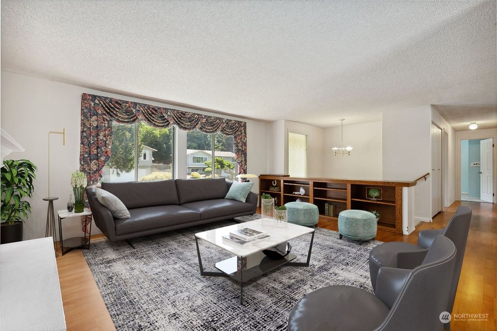 Photo of 515 154th Avenue NE, Bellevue, WA 98007 (MLS # 2146812)