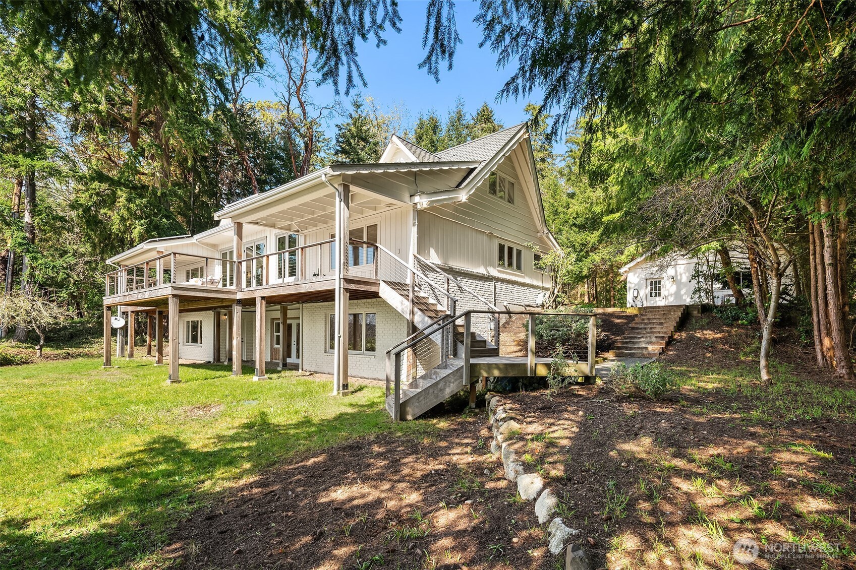 9423 SW Bayview Drive