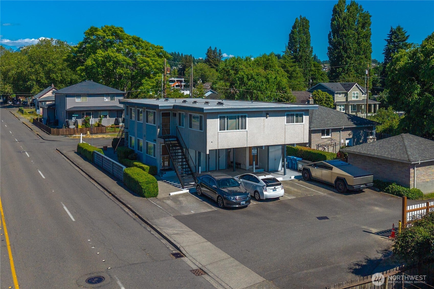 809 N 6th Street