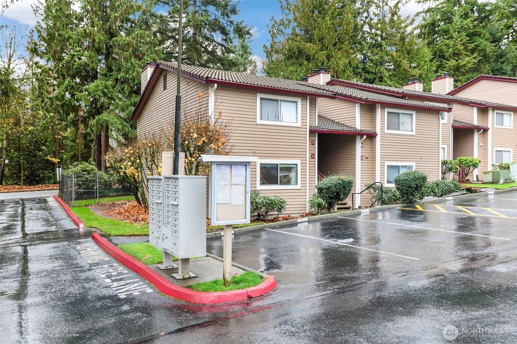 Photo of 17535 150th Court SE #N1, Renton, WA 98058 (MLS # 2455160)