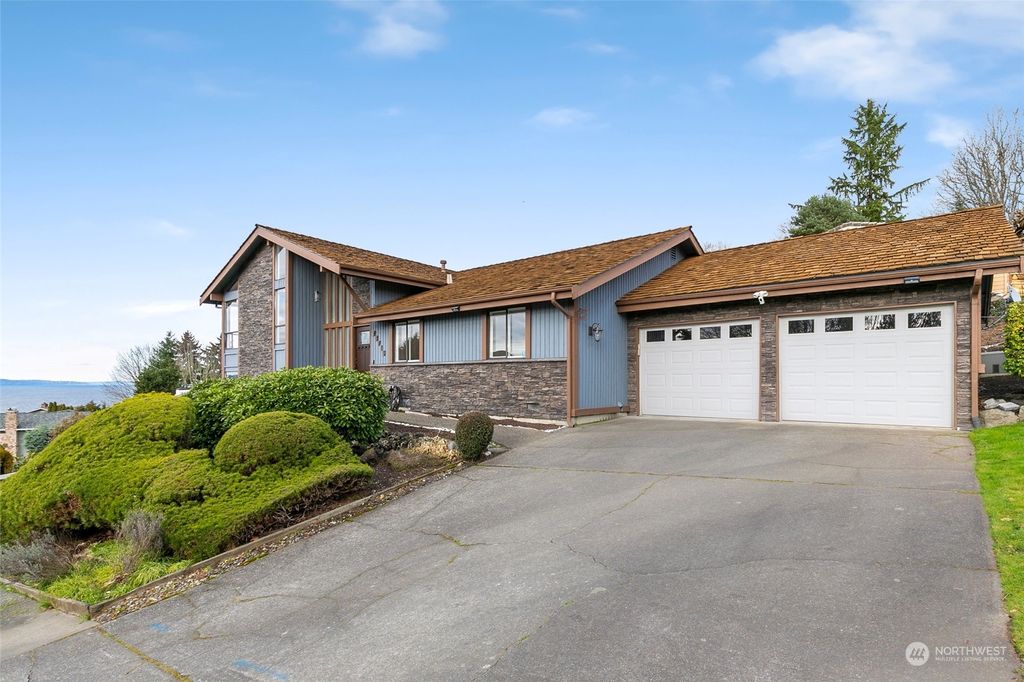 Photo of 28716 11th Avenue S, Federal Way, WA 98003 (MLS # 2197236)