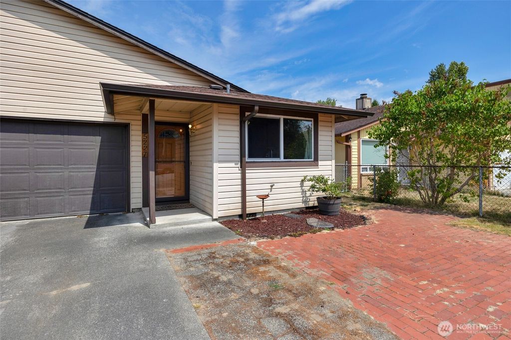 Photo of 5227 101st Place NE, Marysville, WA 98270 (MLS # 2410737)