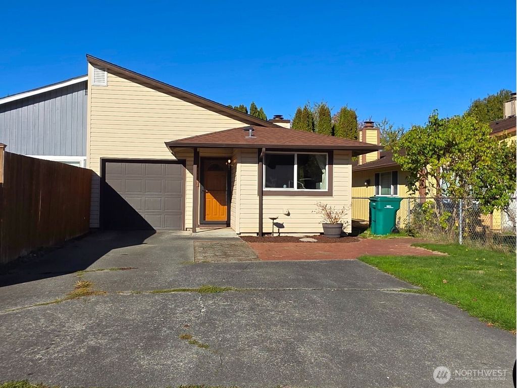 Photo of 5227 101st Place NE, Marysville, WA 98270 (MLS # 2410737)