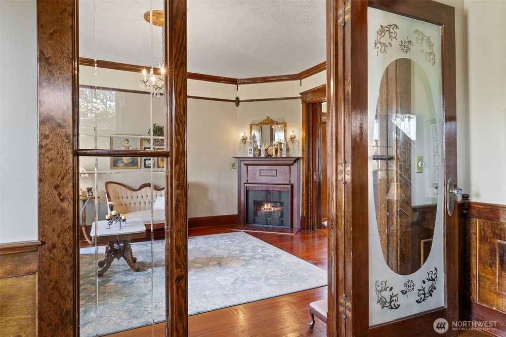Photo of 432 Avenue G, Snohomish, WA 98290 (MLS # 2381895)