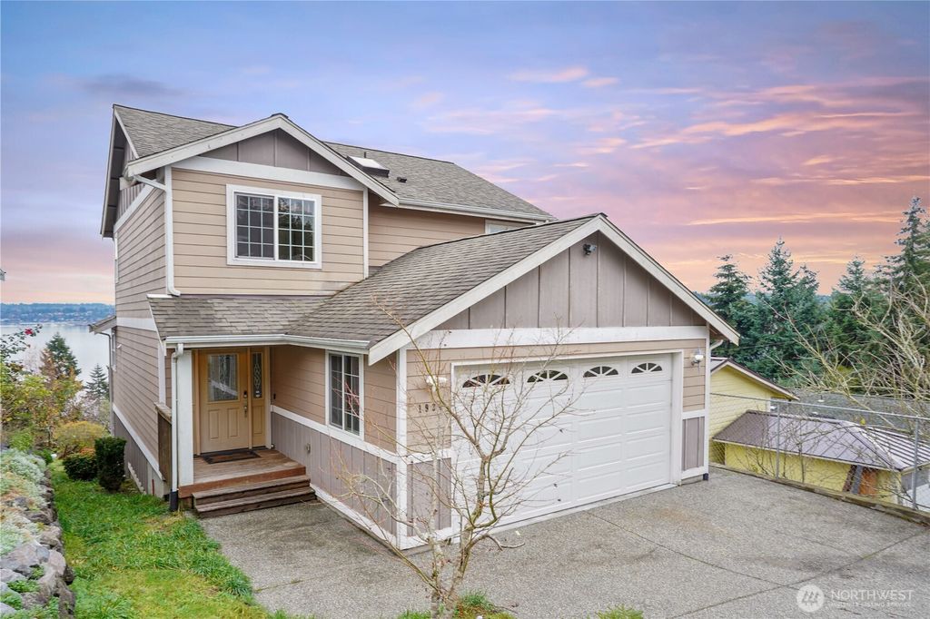 Photo of 1934 W Earhart Street, Bremerton, WA 98312 (MLS # 2479651)