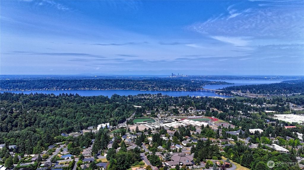 Photo of 4510 Somerset Drive SE, Bellevue, WA 98006 (MLS # 2398344)