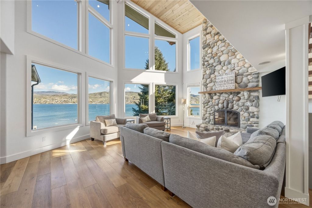 Photo of 21 Grace Lane, Chelan, WA 98816 (MLS # 2525637)