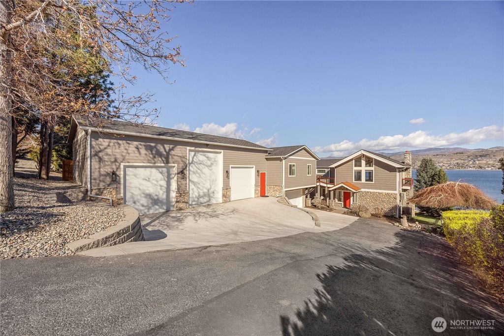 Photo of 21 Grace Lane, Chelan, WA 98816 (MLS # 2525637)