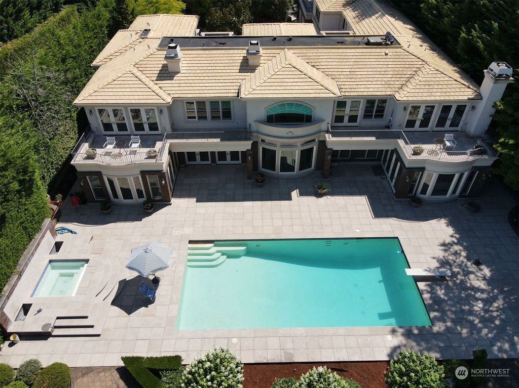 Photo of 2203 Evergreen Point Rd Rd, Medina, WA 98039 (MLS # 2181332)