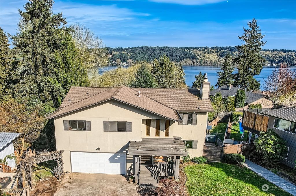 Photo of 15032 37th Avenue NE, Lake Forest Park, WA 98155 (MLS # 2267202)